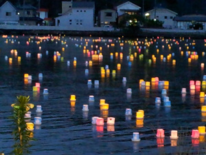 Lanterns in Toro-Nagashi event １